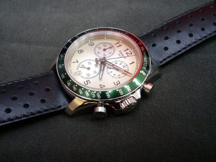 Tissot V8