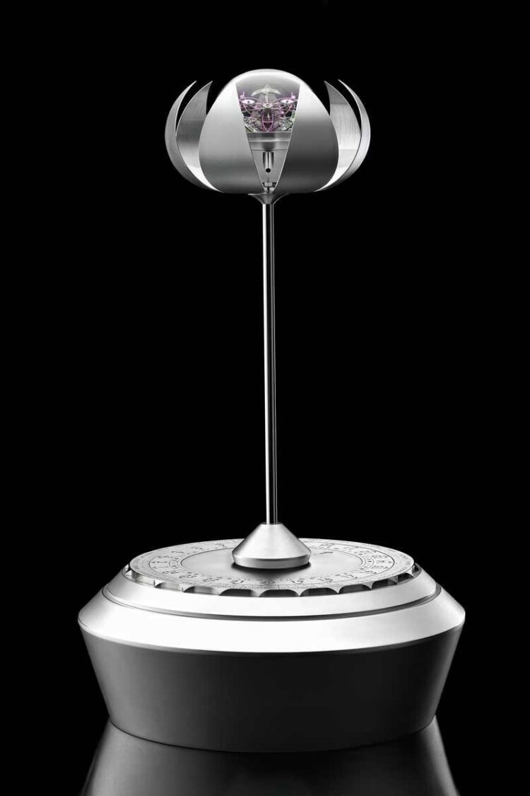 Anton Suhanov Lotus Clock lato