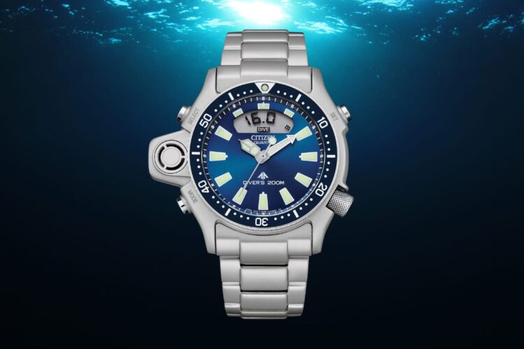 Citizen Aqualand JP2000-67L Citizen Aqualand JP2000-67L con quadrante blu, profondimetro digitale e bracciale in acciaio.