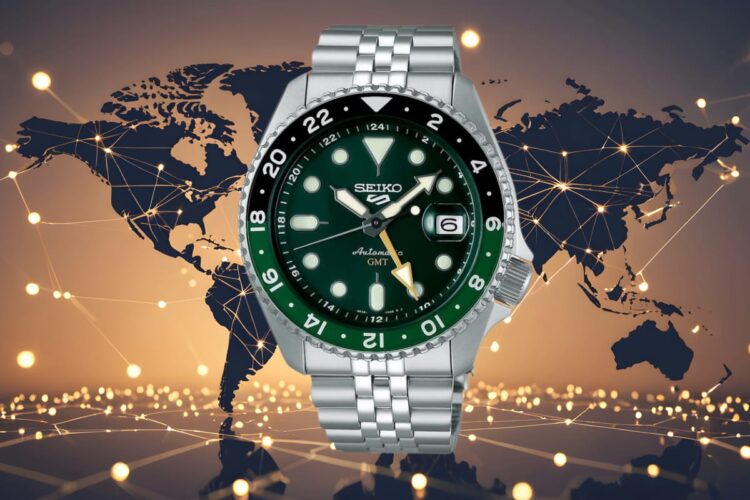 Seiko 5 Sports GMT SSK035K1 Seiko 5 Sports GMT SSK035K1 con quadrante verde e mappa del mondo sullo sfondo.