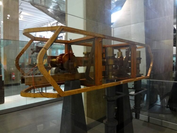 1955 primo rologio atomico di Louis Essen e Jack Parry