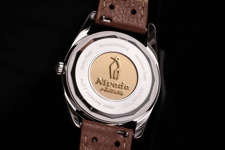 Nivada Grenchen Antarctic 35mm fondello movimento