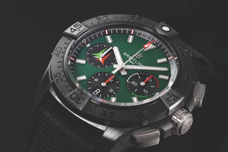 cassa in ceramica antigraffio cronografo Avenger B01 Chronograph 42 Frecce Tricolori