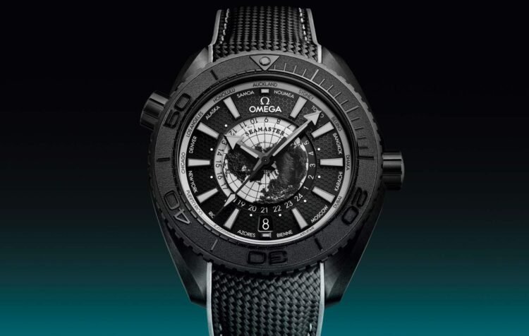 Omega Seamaster Planet Ocean Worldtimer versione grigia con dettagli eleganti.