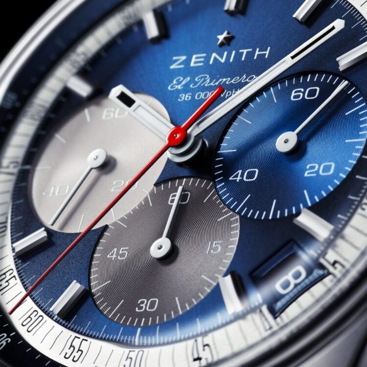 Macro dei contatori cronografici tricolore Zenith Chronomaster Original blu