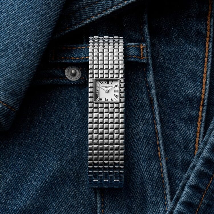 Cassa integrata del Frederique Constant Classics Manchette su tessuto denim, quadrante bianco con numeri romani