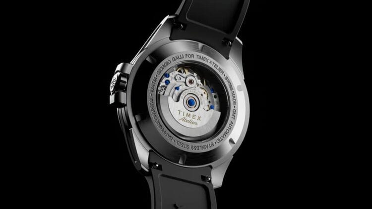 Timex Atelier GMT24 M1a - Calibro Landeron 24 automatico Swiss Made con fondello exhibition Movimento automatico svizzero Landeron 24 GMT visibile dal fondello trasparente del Timex Atelier GMT24 M1a - calibro con 28 rubini e 40 ore di riserva di carica.