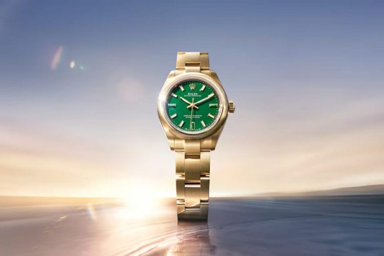 Nuovo Rolex Oyster Perpetual 28 in oro giallo. L'immagine di lancio A New Golden Age anticipa i forti rincari sui modelli in oro nel listino prezzi Rolex di giugno 2026.