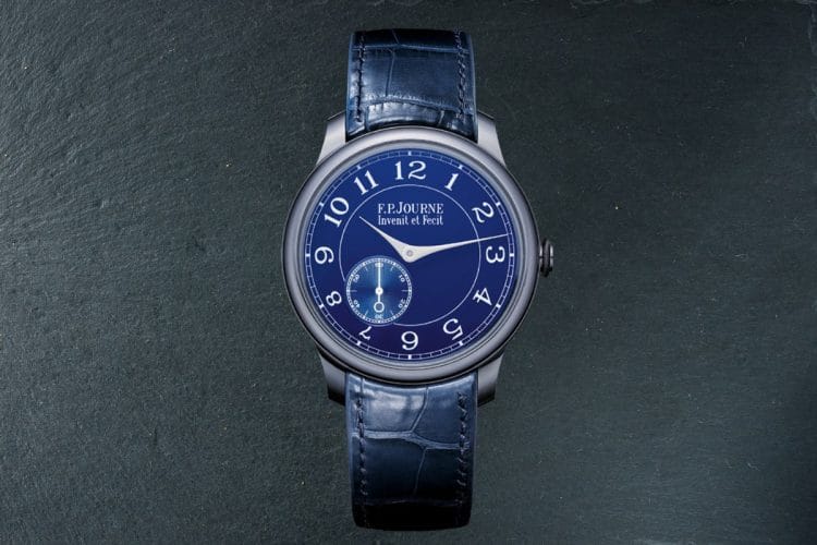 F.P. Journe Chronomètre Bleu: l'icona dell'orologeria indipendente con cassa in tantalio F.P. Journe Chronomètre Bleu con cassa in tantalio, quadrante blu cromo specchiato e calibro in oro rosa 18k.
