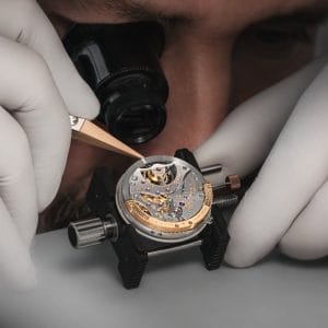 Vacheron Constantin usati alta orologeria Holy Trinity movimento artigianale orologiaio al montaggio movimento