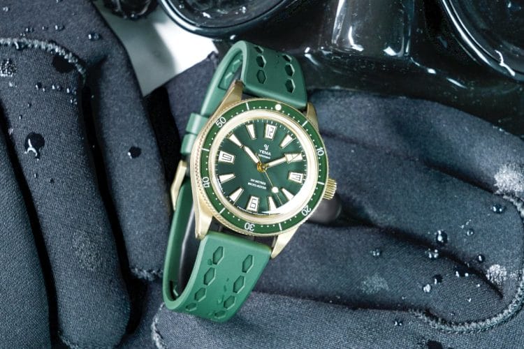 Yema Skin Diver Slim Bronze CMM.20 - Quadrante Verde Yema Skin Diver Slim Bronze CMM.20 versione standard con quadrante verde smeraldo e cassa in bronzo da 39mm.