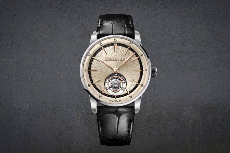 Novità Audemars Piguet: il Code 11.59 Selfwinding Flying Tourbillon con cassa mediana in ceramica nera e quadrante avorio guilloché.