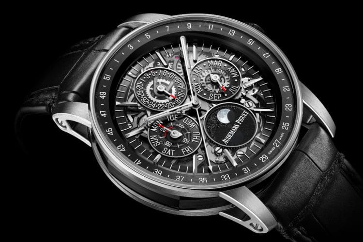 Novità Audemars Piguet 2026: il Code 11.59 Calendario Perpetuo Scheletrato in oro bianco, dotato del nuovo sistema di correzione dalla corona.