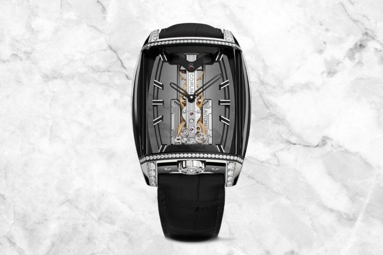 Corum Golden Bridge Avant-Garde Corum Golden Bridge Avant-Garde su marmo bianco.