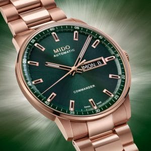 Mido Commander Datoday con cassa PVD oro rosa e quadrante verde soleil.