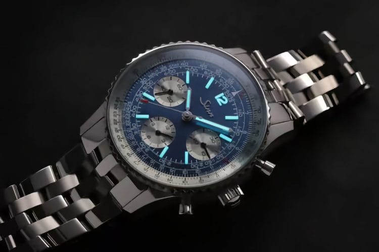 Effetto luminescente dei pigmenti SuperLuminova X1 integrati negli elementi in ceramica ibrida del quadrante Sinn.