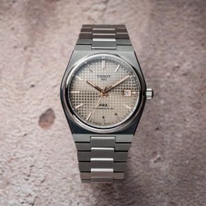 Tissot PRX Powermatic 80, uno dei modelli Swatch Group al centro del confronto tra i dati reali del gruppo e le stime del report Morgan Stanley Swiss Watcher 2025.