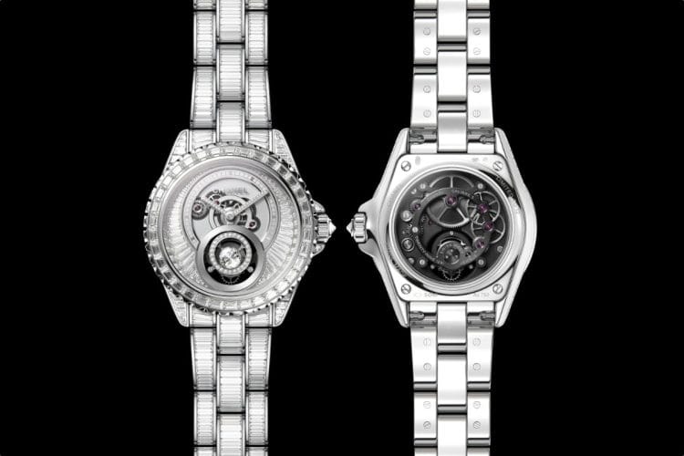 Chanel J12 Diamonds Tourbillon Calibro 5 – 12 esemplari, Watches and Wonders 2026 Chanel J12 Diamonds Tourbillon Calibro 5 2026: fronte con quadrante scheletrato e diamanti baguette convergenti verso il tourbillon volante, e fondello con Calibro 5 Manifattura Chanel e scritta LIMITED.