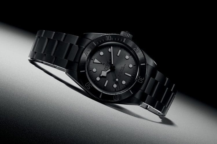 Tudor Black Bay Ceramic 2026 Tudor Black Bay Ceramic M7941A1ACNU-0001 visto di lato, cassa e bracciale in ceramica nera opaca micro-sabbiata.