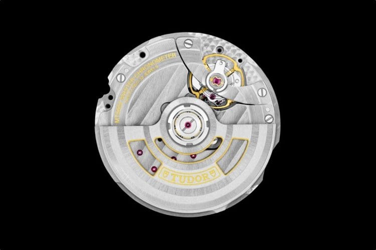 Tudor Monarch 2026 – Calibro MT5662-2U Master Chronometer Calibro di manifattura Tudor MT5662-2U: rotore con inserto in oro 18ct, Côtes de Genève e certificazione Master Chronometer.
