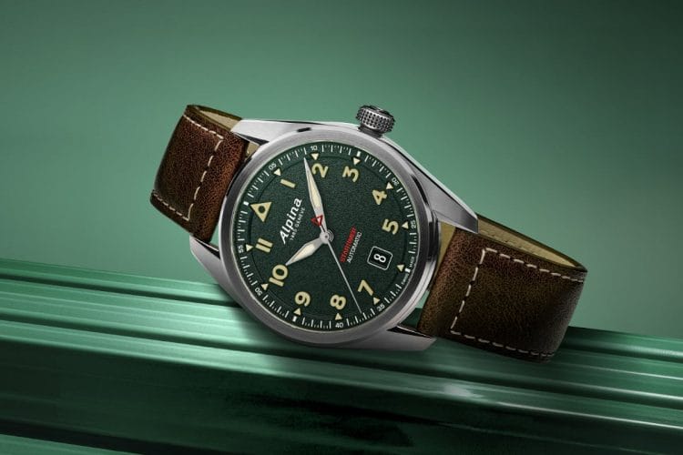 Nuovo orologio Alpina Startimer Pilot Automatic 2026 con cassa da 40mm e quadrante verde kaki opaco (referenza AL-525KW4S36).