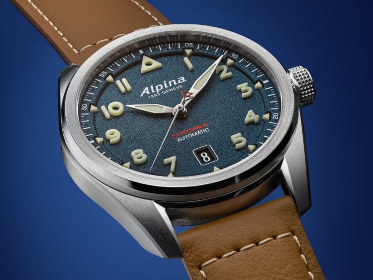 Orologio Alpina Startimer Pilot Automatic 2026 con quadrante blu navy opaco effetto velluto e cinturino in pelle marrone (referenza AL-525NW4S36).