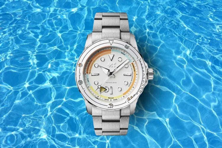 Christopher Ward C60 Pool Diver con bracciale Bader in acciaio a tre maglie e quadrante bianco con zone colorate READ, SUNBATHE, RELAX, FLEX e CONTEMPLATE.