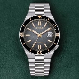 Citizen Tsuyosa Shore Time Slip edizione limitata quadrante nero vista frontale.