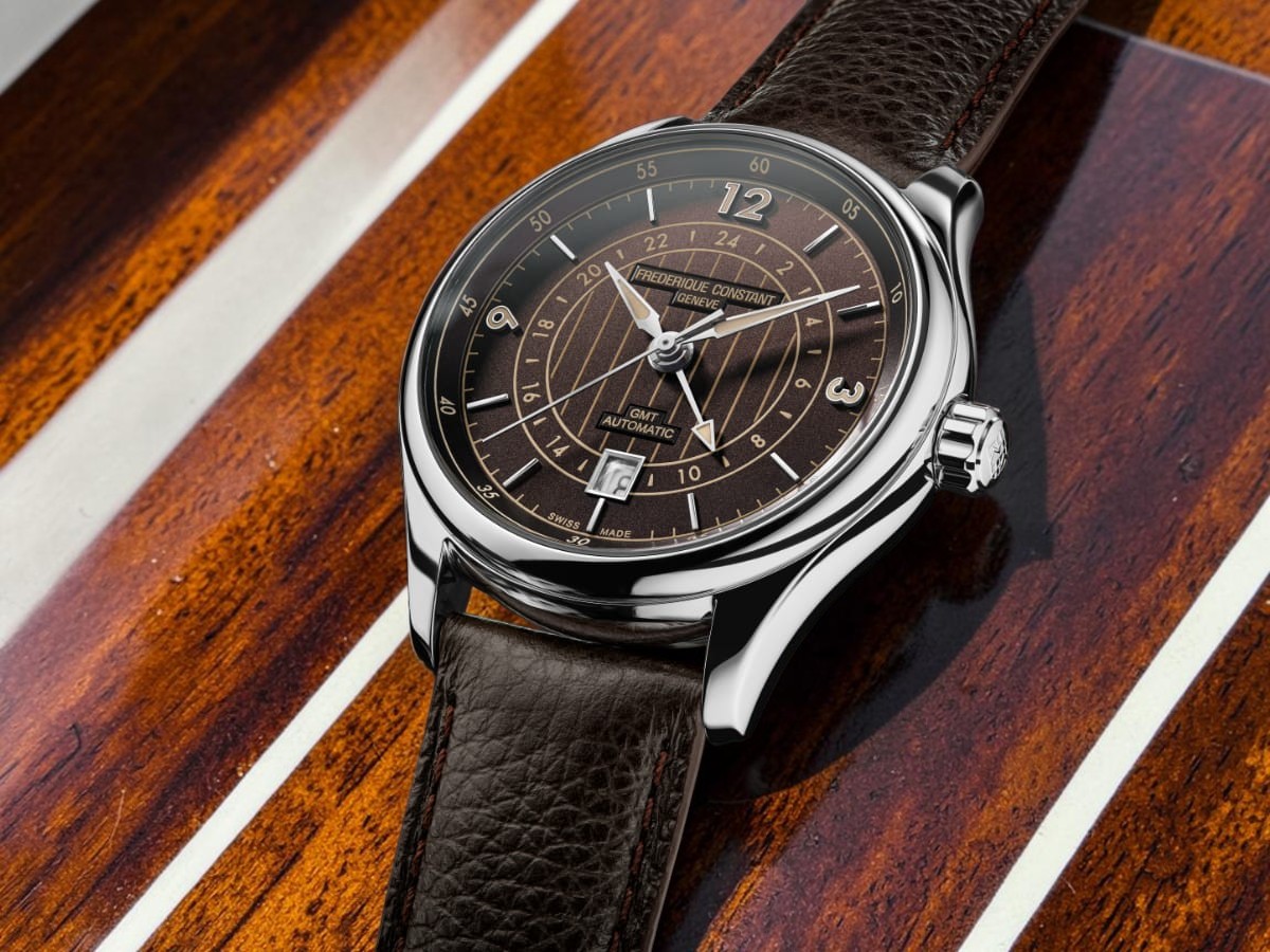Frederique Constant Classics Runabout Automatic GMT quadrante marrone Frederique Constant Classics Runabout Automatic GMT con quadrante marrone teak su cinturino in pelle