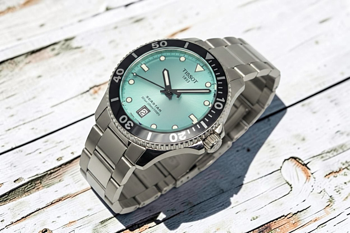 Quadrante turchese laccato del Tissot Seastar 1000 con indici applicati e Super-LumiNova