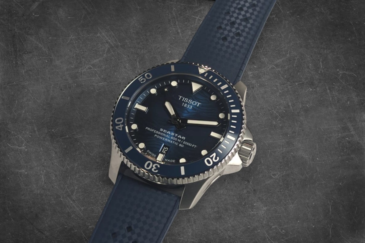 Tissot Seastar 2000 Professional 2026 con quadrante blu e cinturino in gomma.