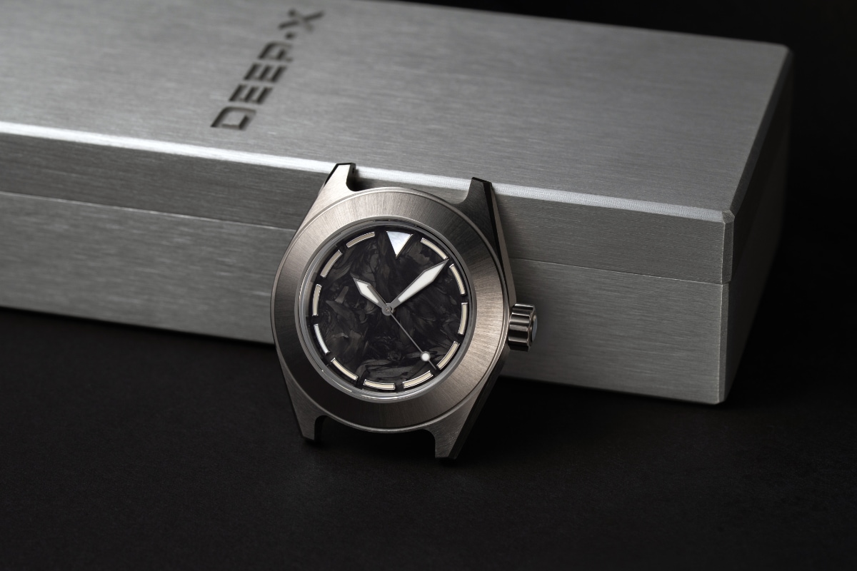 Watch Insanity DEEP-X - Limited Edition 10 esemplari in titanio grado 23 Watch Insanity DEEP-X Limited Edition - diver in titanio grado 23 con quadrante in carbonio forgiato