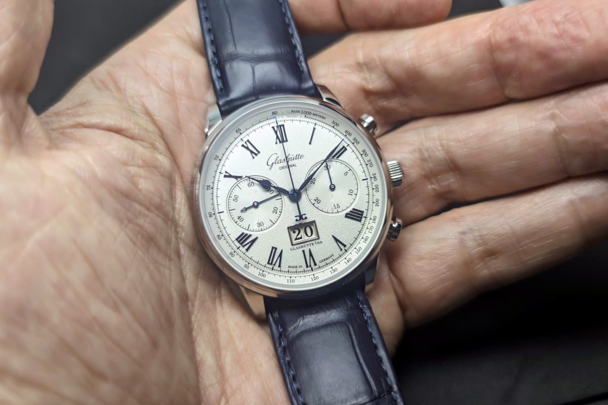 Glashütte Original Senator Chronograph 2026 hands-on Glashütte Original Senator Chronograph 2026 con quadrante argenté grainé