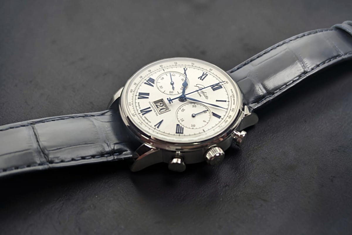 Glashütte Original Senator Chronograph 2026 - cassa da 12,9 mm Glashütte Original Senator Chronograph 2026 visto di lato con cassa da 12,9 mm