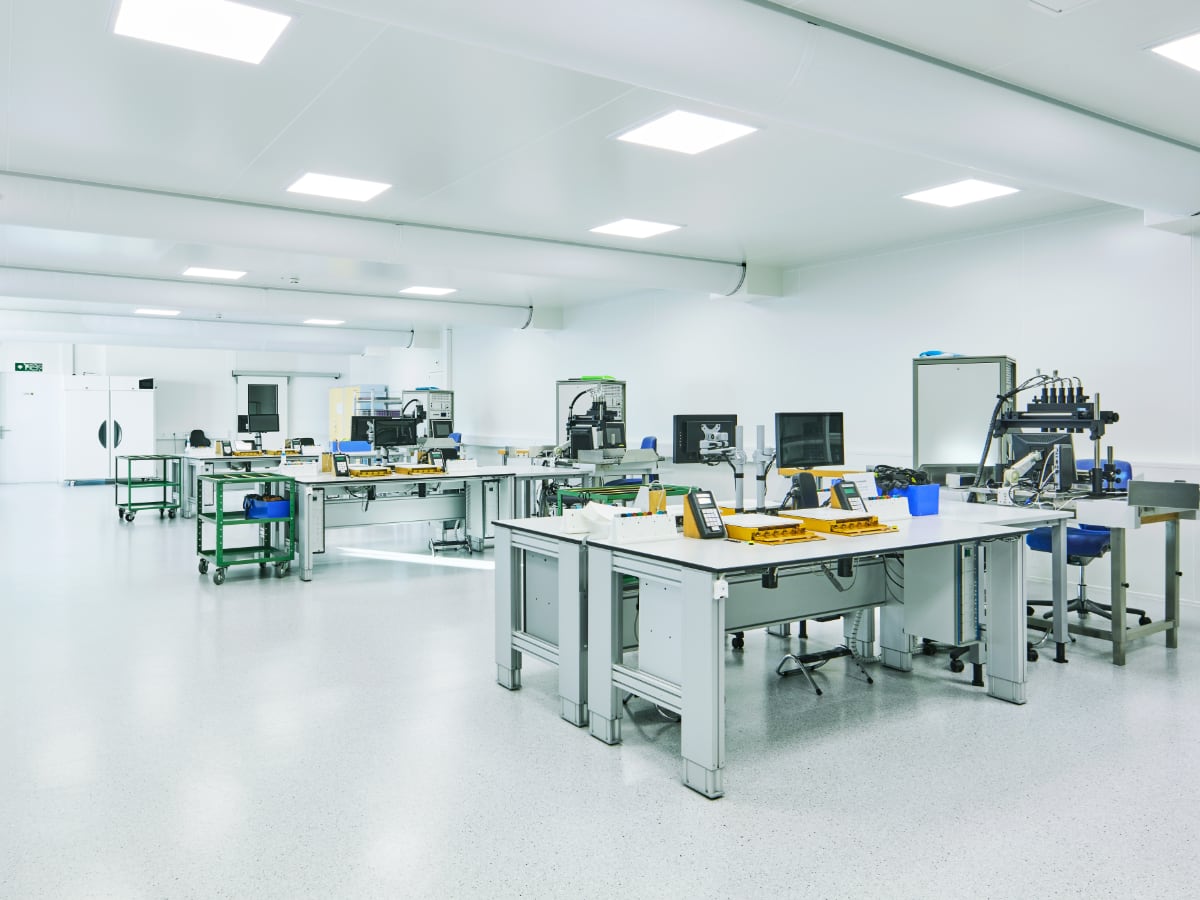 Laboratorio COSC con le apparecchiature utilizzate per i test di certificazione