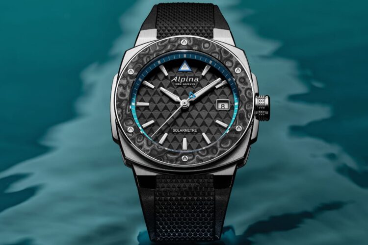 Alpiner Extreme Solarmetre x Route du Rhum con quadrante nero e dettagli turchesi.