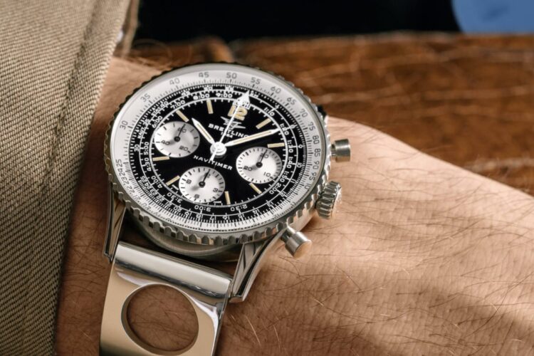 Breitling Navitimer Miles Davis con bracciale Air Racer Breitling Navitimer B09 Miles Davis con speciale bracciale Air Racer traforato in acciaio.