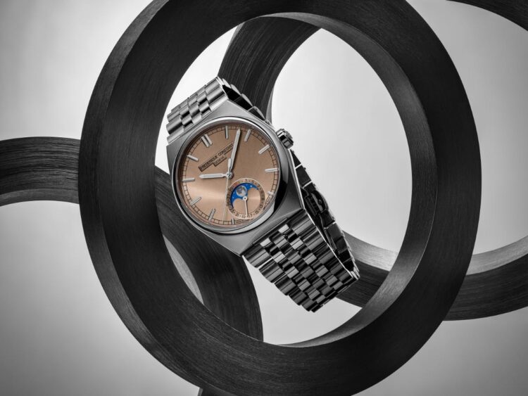 Frederique Constant Highlife Moonphase Date Manufacture 2026 Frederique Constant Highlife Moonphase Date Manufacture 2026 con quadrante champagne rosé.