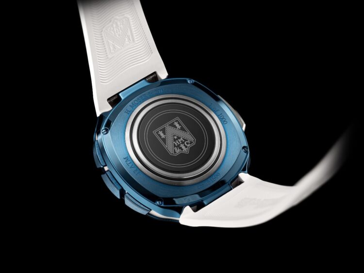 Fondello H. Moser & Cie. Off-Grid blu Fondello dell’H. Moser & Cie. Off-Grid blu con logo HMC.