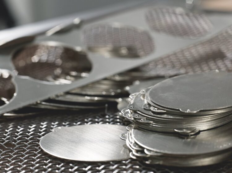 Dischi metallici grezzi stampati per la produzione dei quadranti Glashütte Original.